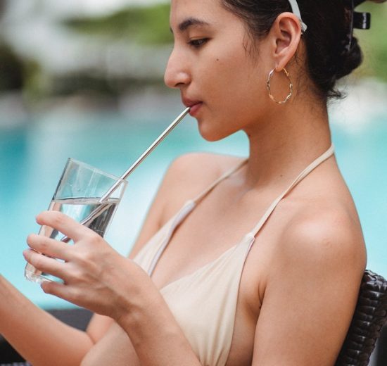 use straw to drink water